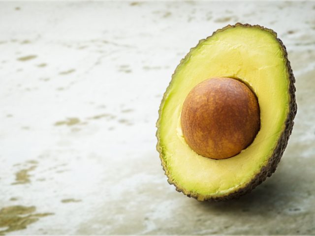Pourquoi l’avocat est-il considéré comme un aliment sain ?