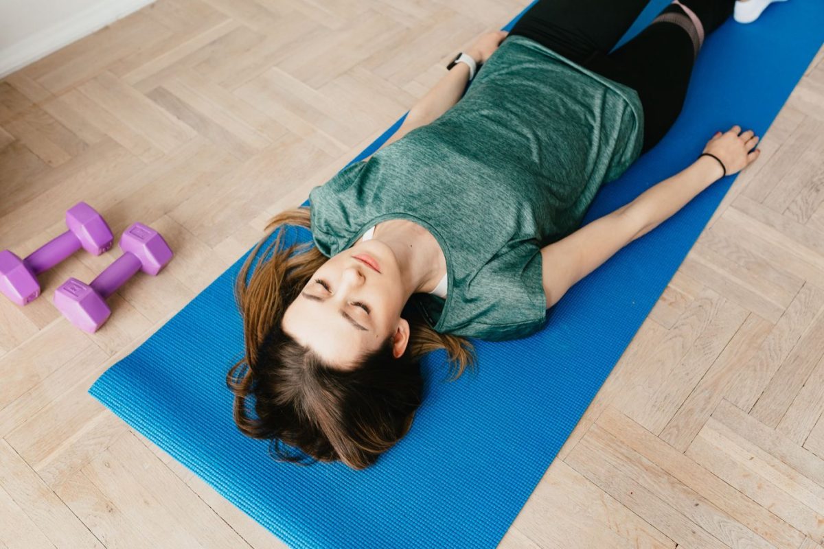 Récupération après effort — sommeil, nutrition et techniques